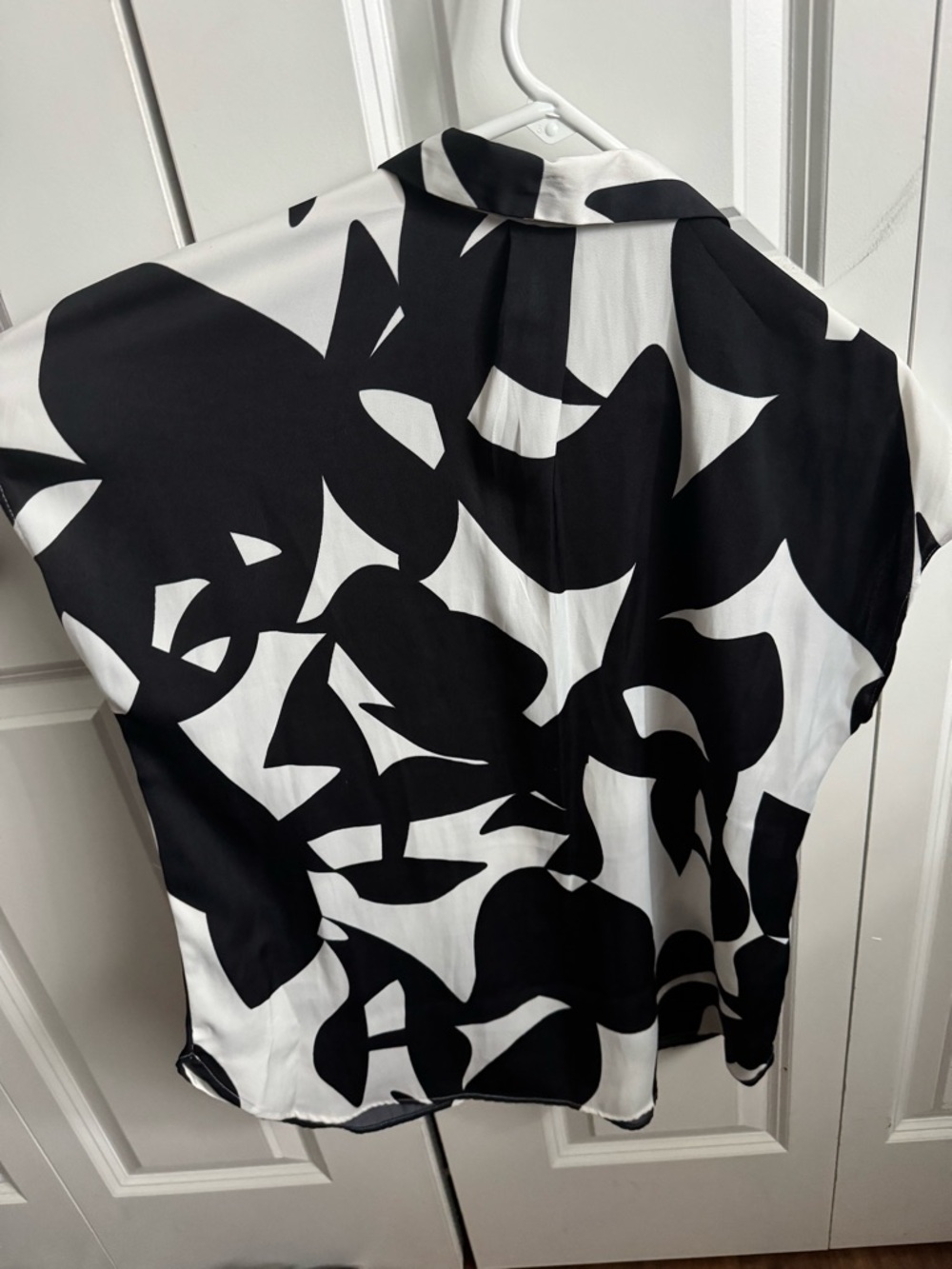 Nine West Black and White Abstract Button-Down Shirt - Picture 3 of 3